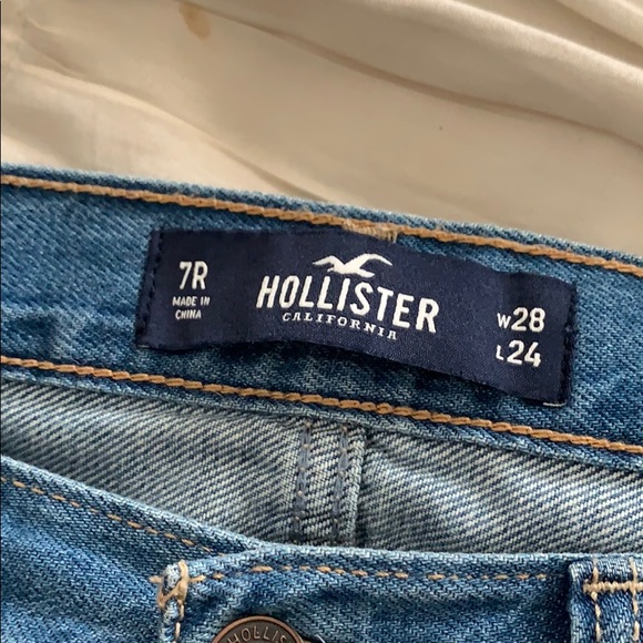 Hollister distressed jeans - Picture 3 of 4